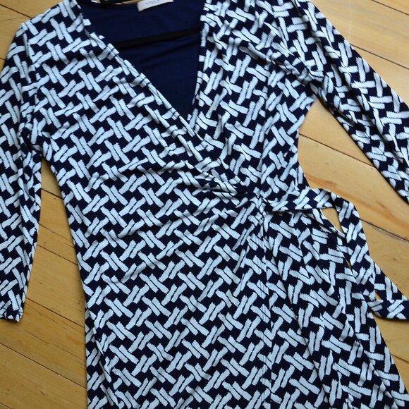 Gilli Faux Wrap Dress Size M Black White - Picture 3 of 10
